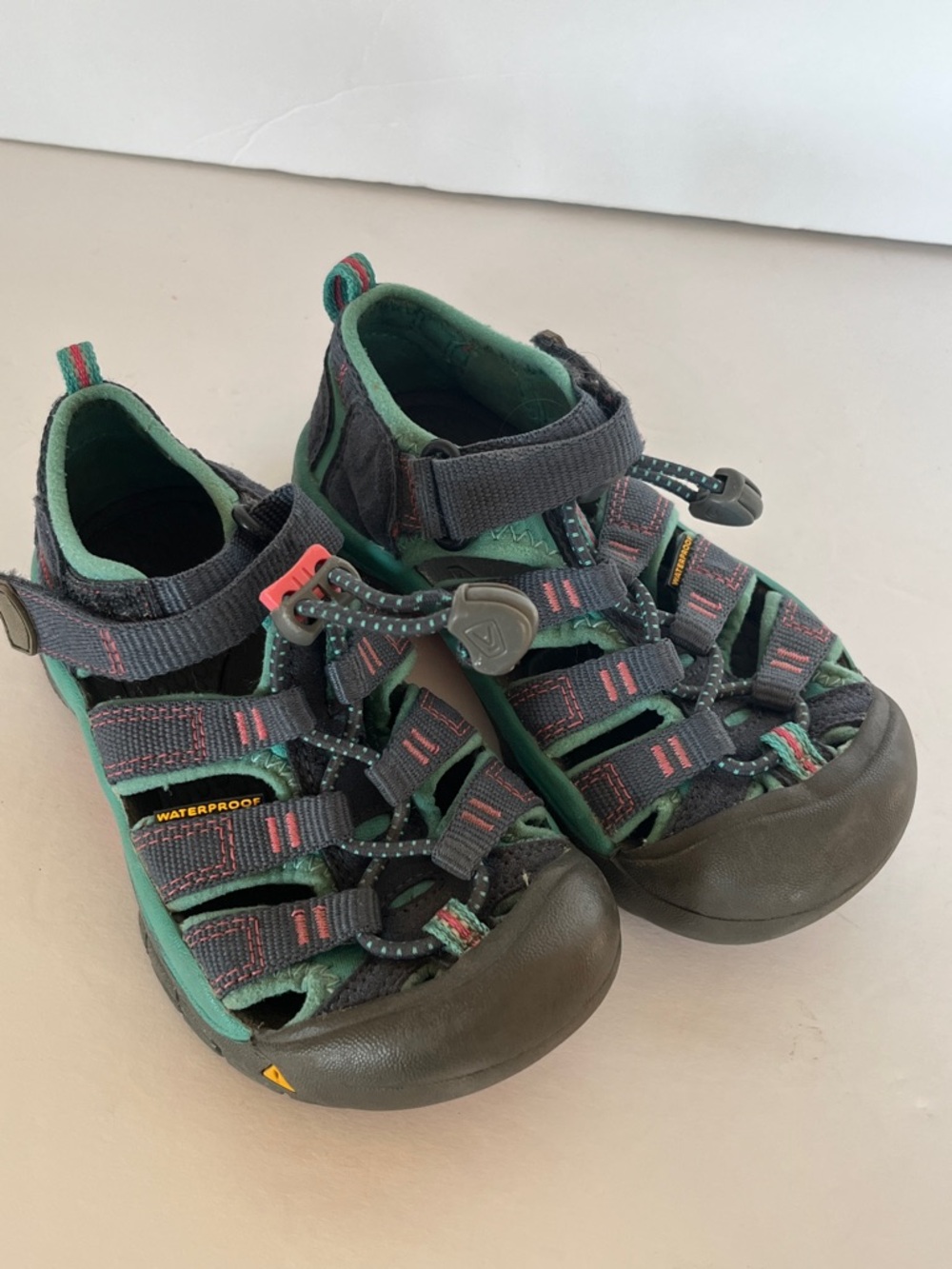 Keen Kids Water Shoes. - Picture 6 of 6
